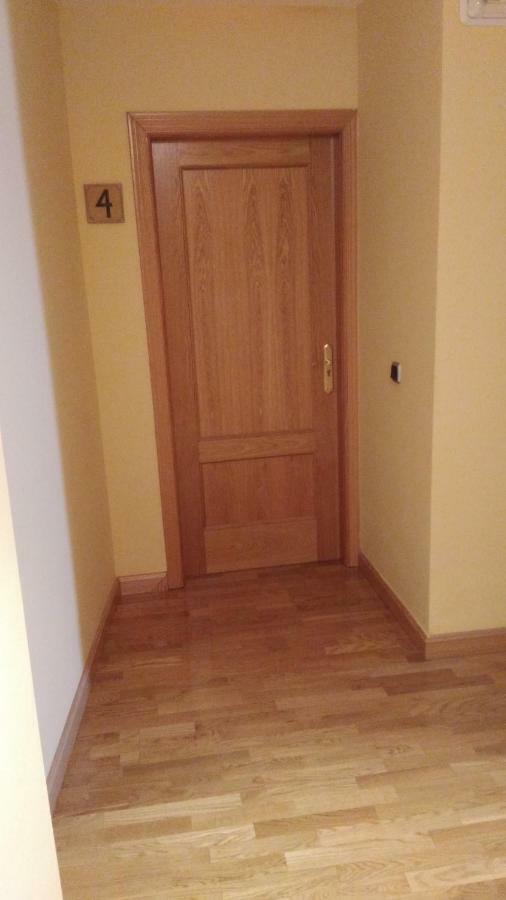 Hostal Puerta Del Valle La Cisterniga Luaran gambar
